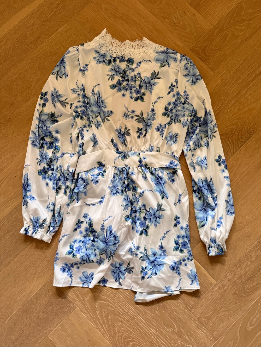 Beach Riot Lara Robe in Blushing Bloom - Picture 4 of 5